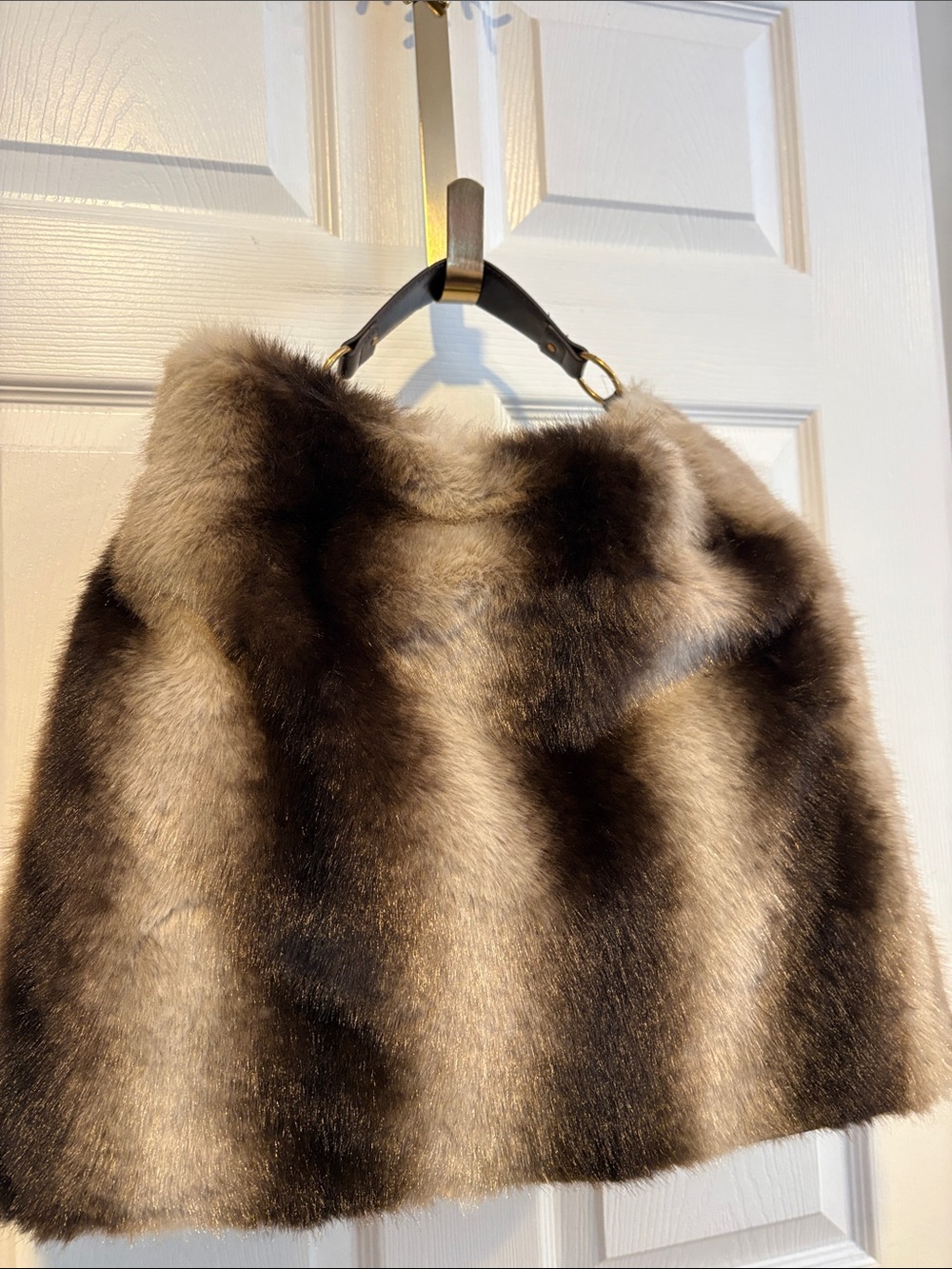 BNWT BETSEY JOHNSON VIRAL Plush Faux Fur Hobo Tote Bag in Brown and Cream - Picture 11 of 12